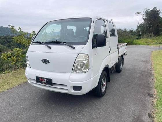 KIA BONGO 2.7 K-2700 4X4 CD DIESEL 4P MANUAL KIA BONGO 2.7 K-2700 4X4 CD DIESEL 4P MANUAL